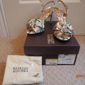 NWT Badgley Mischka Samantha Floral Shoes - Sz 8